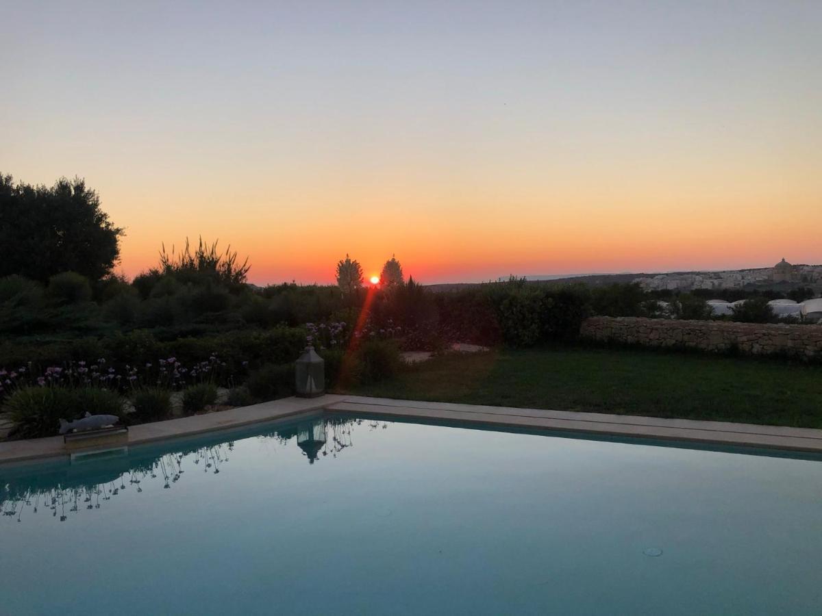 Sunset Oasis Villa L-Imgarr ภายนอก รูปภาพ